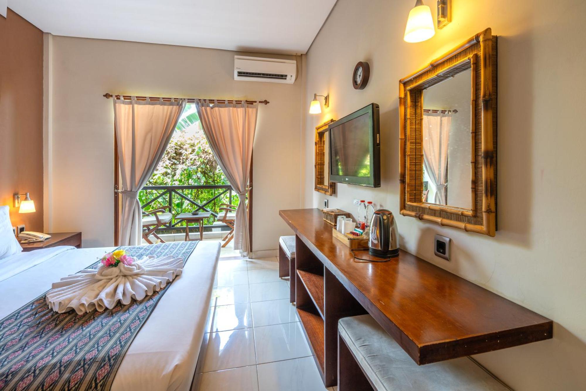 Samawa Transit Hotel Sumbawa Besar Exterior photo
