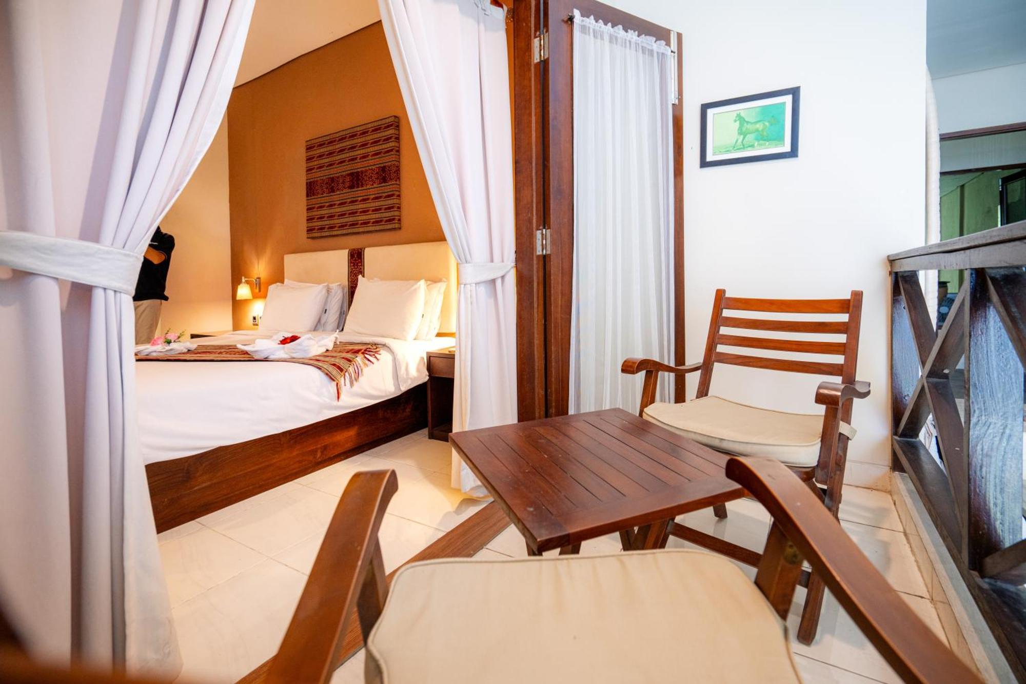Samawa Transit Hotel Sumbawa Besar Exterior photo