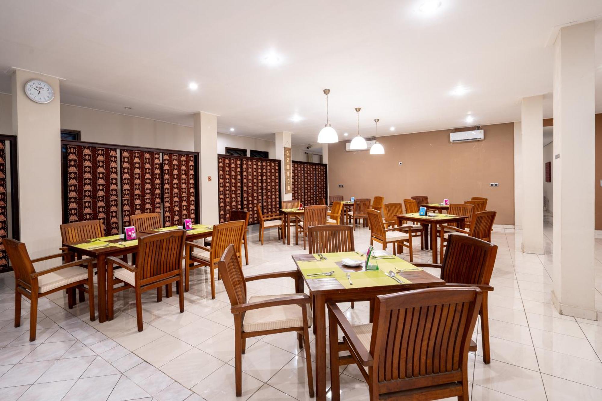 Samawa Transit Hotel Sumbawa Besar Exterior photo