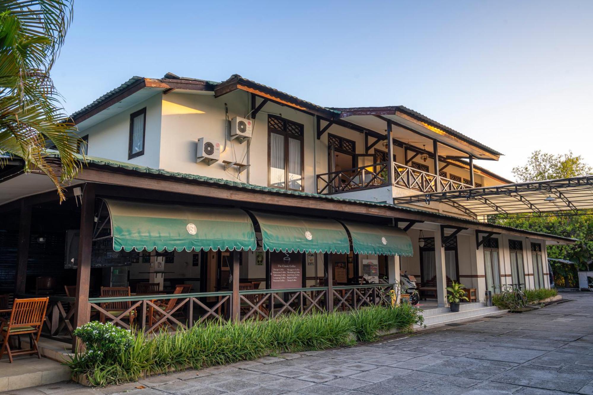 Samawa Transit Hotel Sumbawa Besar Exterior photo